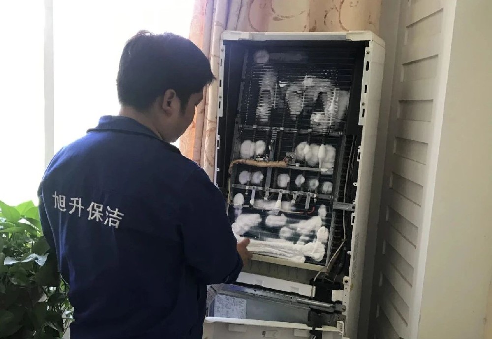 “空調(diào)耗電量飆升？深度清洗立省30%電費！”